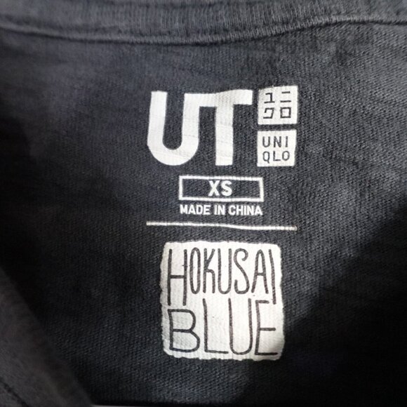 Uniqlo Hokusai T-shirt XS Blue All Over Print Mount Fuji Unisex Fit - Picture 3 of 6
